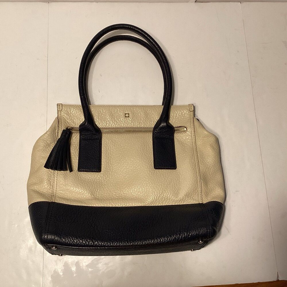 Kate spade cream & navy tote handbag pebbled leather w/tassel